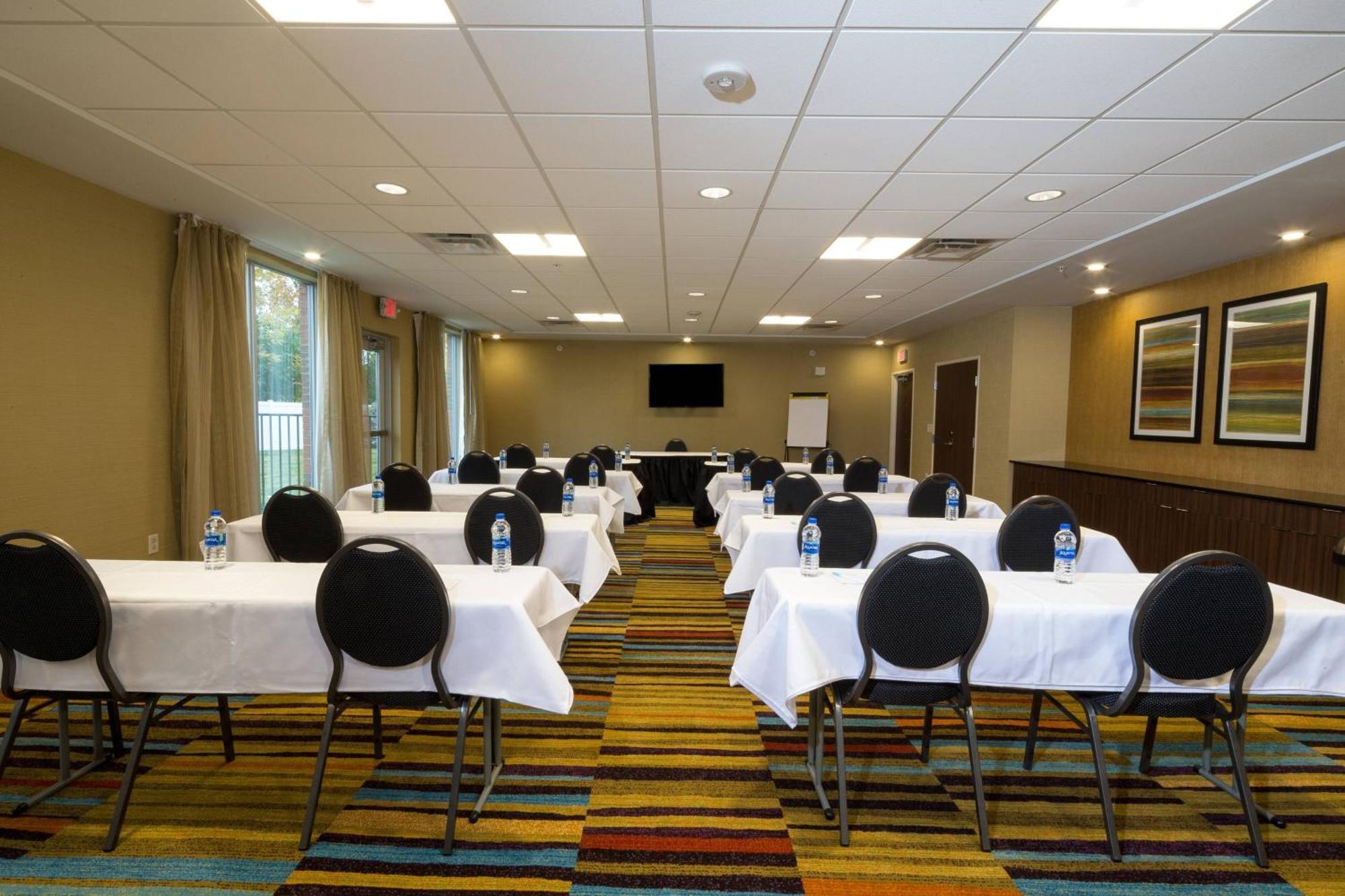 Fairfield Inn & Suites By Marriott Detroit Chesterfield Exterior photo